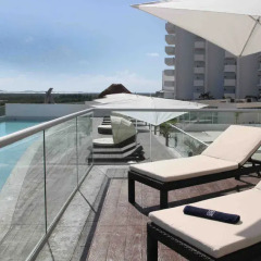 Отель Suites Malecon Cancun открытая веранда
