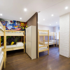 KARLOV MOST hostel Кровать в общем номере двухъярусные кровати