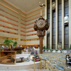 Гостиница Crowne Plaza Moscow World Trade Centre вестибюль