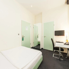 Select Hotel Berlin Checkpoint Charlie 4* Стандартный номер с разными типами кроватей фото 5