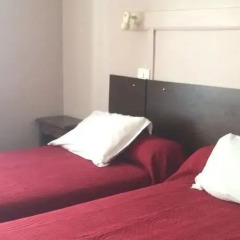 Отель Hôtel Stanislas 2* Улучшенный номер с 2 отдельными кроватями фото 5