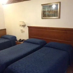 Отель Albergo Del Sole Al Biscione 3* Стандартный номер с различными типами кроватей фото 2