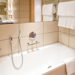 Гостиница Crowne Plaza Санкт-Петербург Аэропорт глубокая ванна