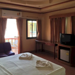 Отель Ruen Thai Guesthouse Patong комната для гостей