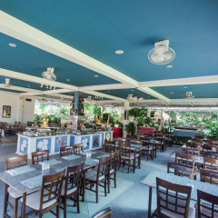 Chalong Beach Hotel Phuket ресторан