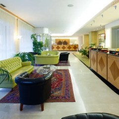 Qualys Hotel Nasco вестибюль