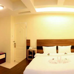 Апартаменты Phuket Center Apartment комната для гостей фото 2