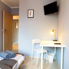 City Central Hostel Swidnicka Стандартный номер с двуспальной кроватью (общая ванная комната)