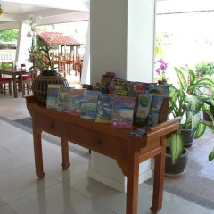 Surin Sweet Hotel вестибюль