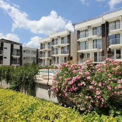 Апартаменты New Line Village Apartments сад
