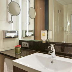 Отель InterCityHotel Berlin Hauptbahnhof 4* Стандартный номер с различными типами кроватей фото 5