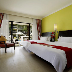 Отель Centara Kata Resort Phuket 4* Семейный номер Делюкс с двуспальной кроватью