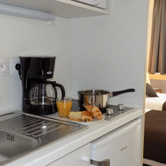 Hotel Paris Saint-Ouen 3* Апартаменты с различными типами кроватей