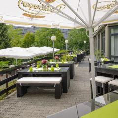 Mercure Hotel Frankfurt Airport столовая на открытом воздухе