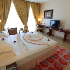 Hulhule Island Hotel 4* Номер Делюкс с различными типами кроватей