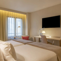 Отель NH Collection Lisboa Liberdade 4* Улучшенный номер с различными типами кроватей