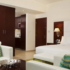 Отель Hilton Dubai The Walk 4* Студия с различными типами кроватей