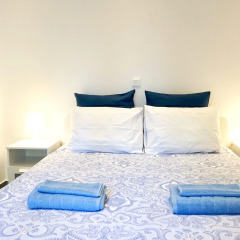 Lovely-Bright Apt - Hilton Hotel Area 3* Апартаменты с различными типами кроватей