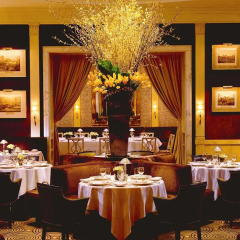 The Carlyle, A Rosewood Hotel Нью-Йорк ресторан