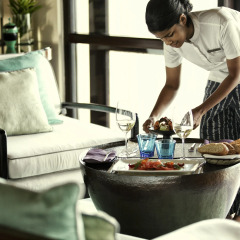 Отель Four Seasons Maldives At Kuda Huraa 5* Бунгало с различными типами кроватей
