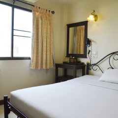 Отель Rambuttri Village Inn & Plaza 3* Номер Делюкс с различными типами кроватей