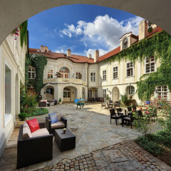 Smetana Hotel собственный двор фото 2