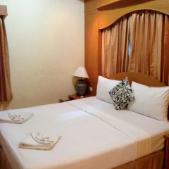 Отель Ruen Thai Guesthouse Patong жилая площадь