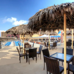 Отель Paradise Bay Resort терраса/патио