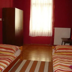 Boomerang Hostel and Apartments Стандартный номер с различными типами кроватей