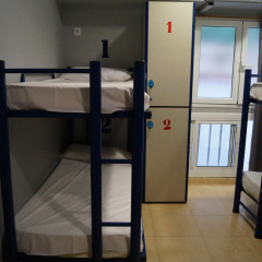 Hostel Sun & Moon Кровать в общем номере с двухъярусной кроватью