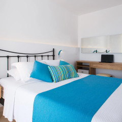 Отель Oasis Beach Hotel Греция, Агистри - отзывы, цены и фото номеров - забронировать отель Oasis Beach Hotel онлайн комната для гостей