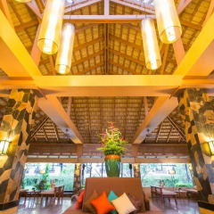 Phuket Island View Hotel вестибюль