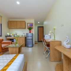 Апартаменты Granda Trung Hoa Apartment Студия Делюкс с различными типами кроватей