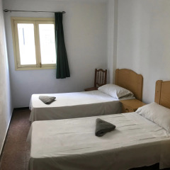 Отель Hostal Casa De Huéspedes San Fernando - Adults Only Стандартный номер с 2 отдельными кроватями (общая ванная комната)