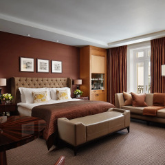 Corinthia Hotel London 5* Люкс повышенной комфортности с двуспальной кроватью