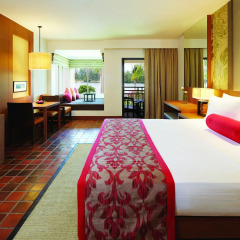 Отель Outrigger Laguna Phuket Beach Resort 5* Стандартный номер с различными типами кроватей