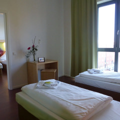 H+ Hotel 4 Youth Berlin Mitte 2* Стандартный семейный номер с двуспальной кроватью