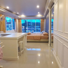 Отель Phuket Airport Suites & Lounge Bar - Club 96 Люкс с различными типами кроватей фото 2