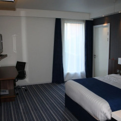 Отель Holiday Inn Express Manchester City Centre Arena 3* Стандартный номер с различными типами кроватей фото 2
