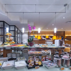 K+K Palais Hotel буфет