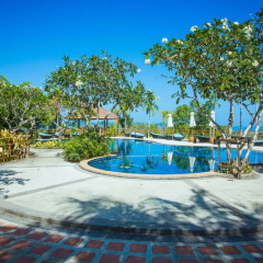 Отель Chalong Chalet Resort & Longstay бассейн фото 6