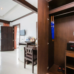Отель Azure Bangla Phuket