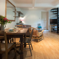 Отель Primrose Hill Garden Cottage 3* Апартаменты с различными типами кроватей