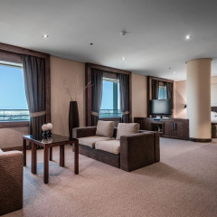 Отель Eurostars Suites Mirasierra 5* Люкс повышенной комфортности с различными типами кроватей