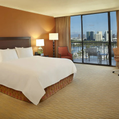 Отель Hilton Hawaiian Village Waikiki Beach Resort 4* Стандартный номер с различными типами кроватей фото 8