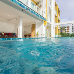 Отель Triple Three Patong открытый бассейн