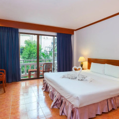 Inn Patong Hotel Phuket 3* Улучшенный номер с различными типами кроватей фото 2