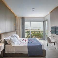 Отель Cavo Maris Beach 3* Люкс с двуспальной кроватью