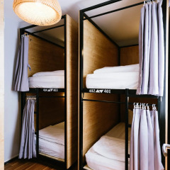 Bedgasm Hostel Кровать в общем номере с двухъярусной кроватью