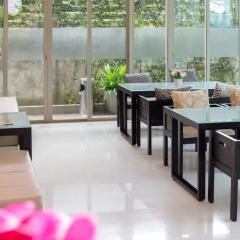 Апартаменты G1 Serviced Apartment Kamala Beach ресторан